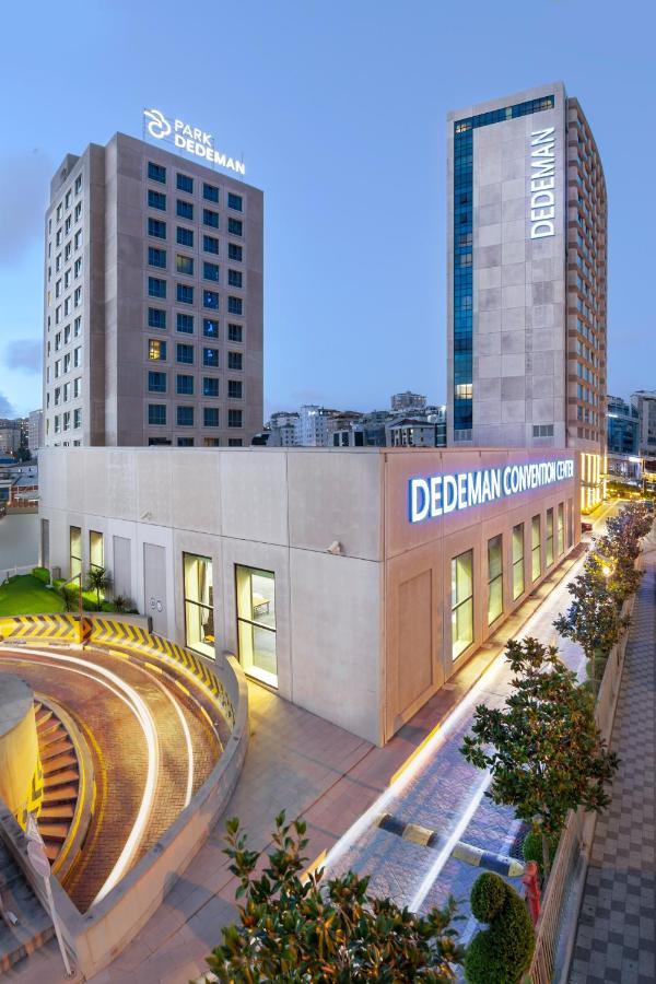 เดเดแมน บอสตันชี อิสตันบูล โฮเต็ล แอนด์ คอนเวนชั่น Hotel ภายนอก รูปภาพ Dedeman store in Bucharest