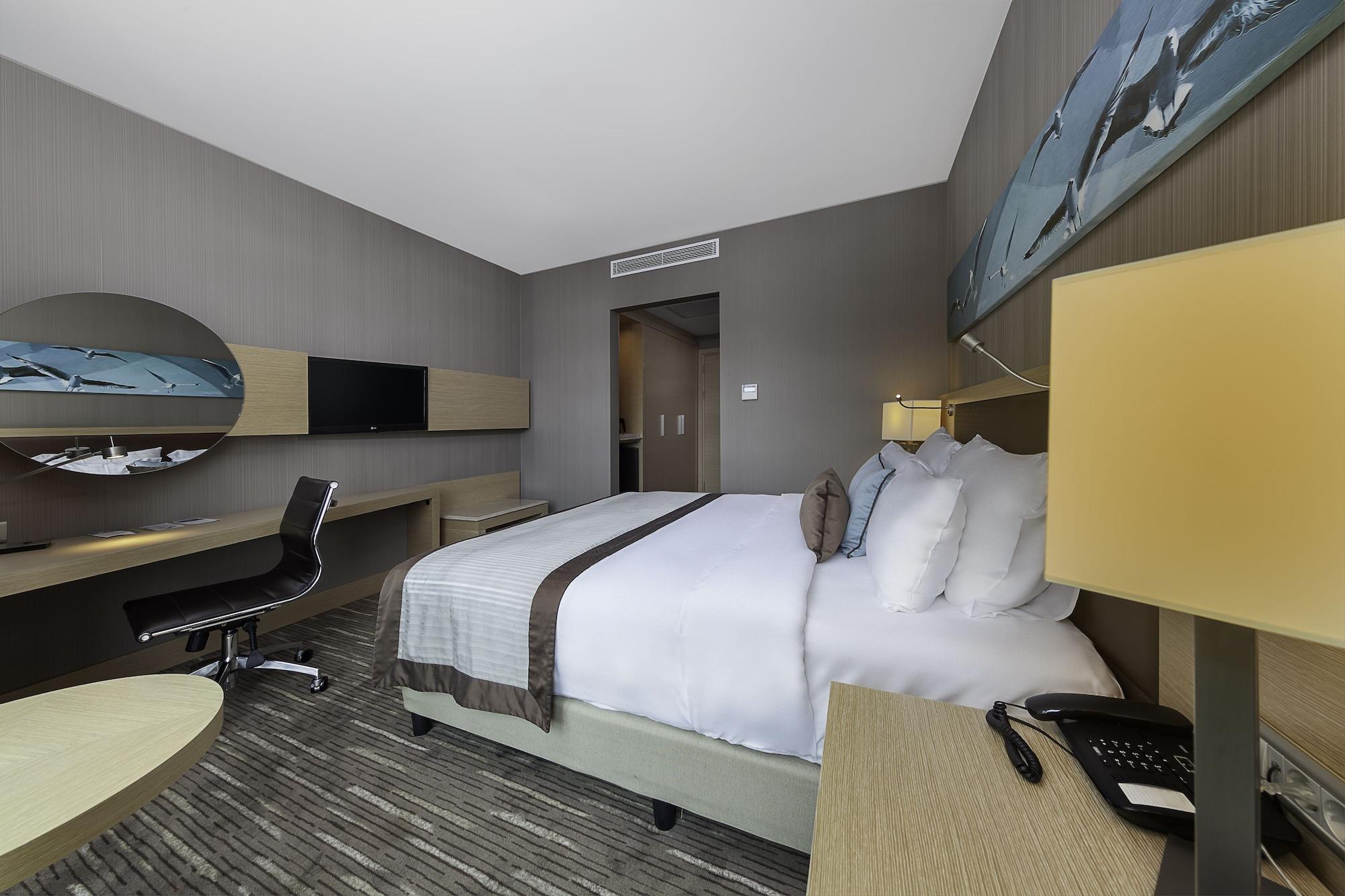 เดเดแมน บอสตันชี อิสตันบูล โฮเต็ล แอนด์ คอนเวนชั่น Hotel ภายนอก รูปภาพ A typical room at the hotel