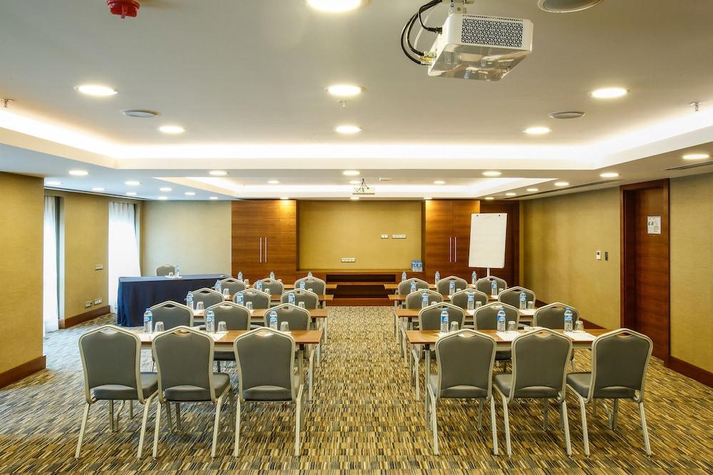 เดเดแมน บอสตันชี อิสตันบูล โฮเต็ล แอนด์ คอนเวนชั่น Hotel ภายนอก รูปภาพ Meeting room
