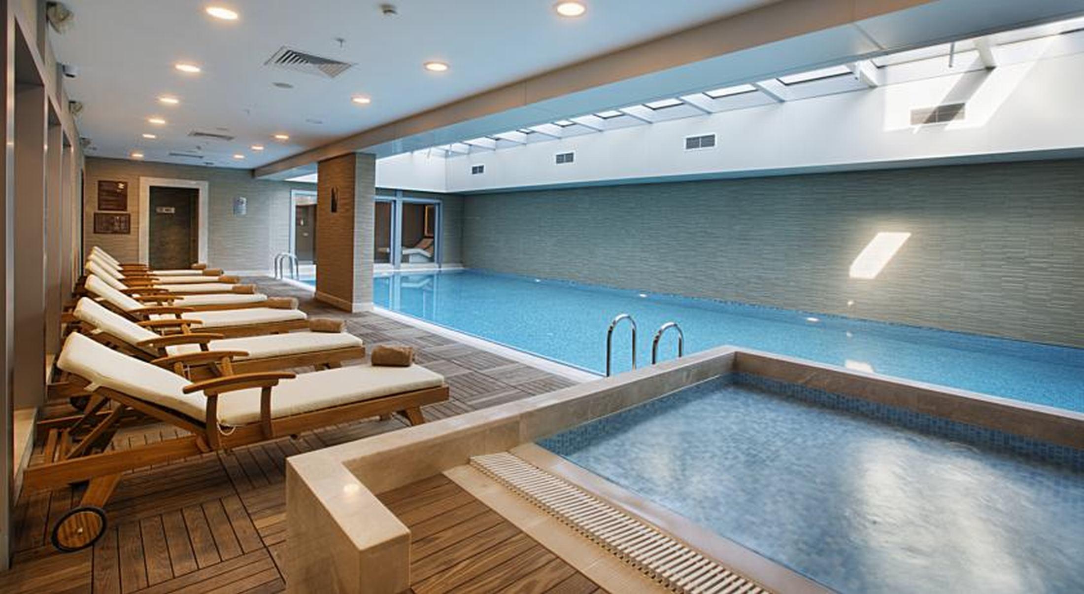 เดเดแมน บอสตันชี อิสตันบูล โฮเต็ล แอนด์ คอนเวนชั่น Hotel ภายนอก รูปภาพ The swimming pool at the hotel