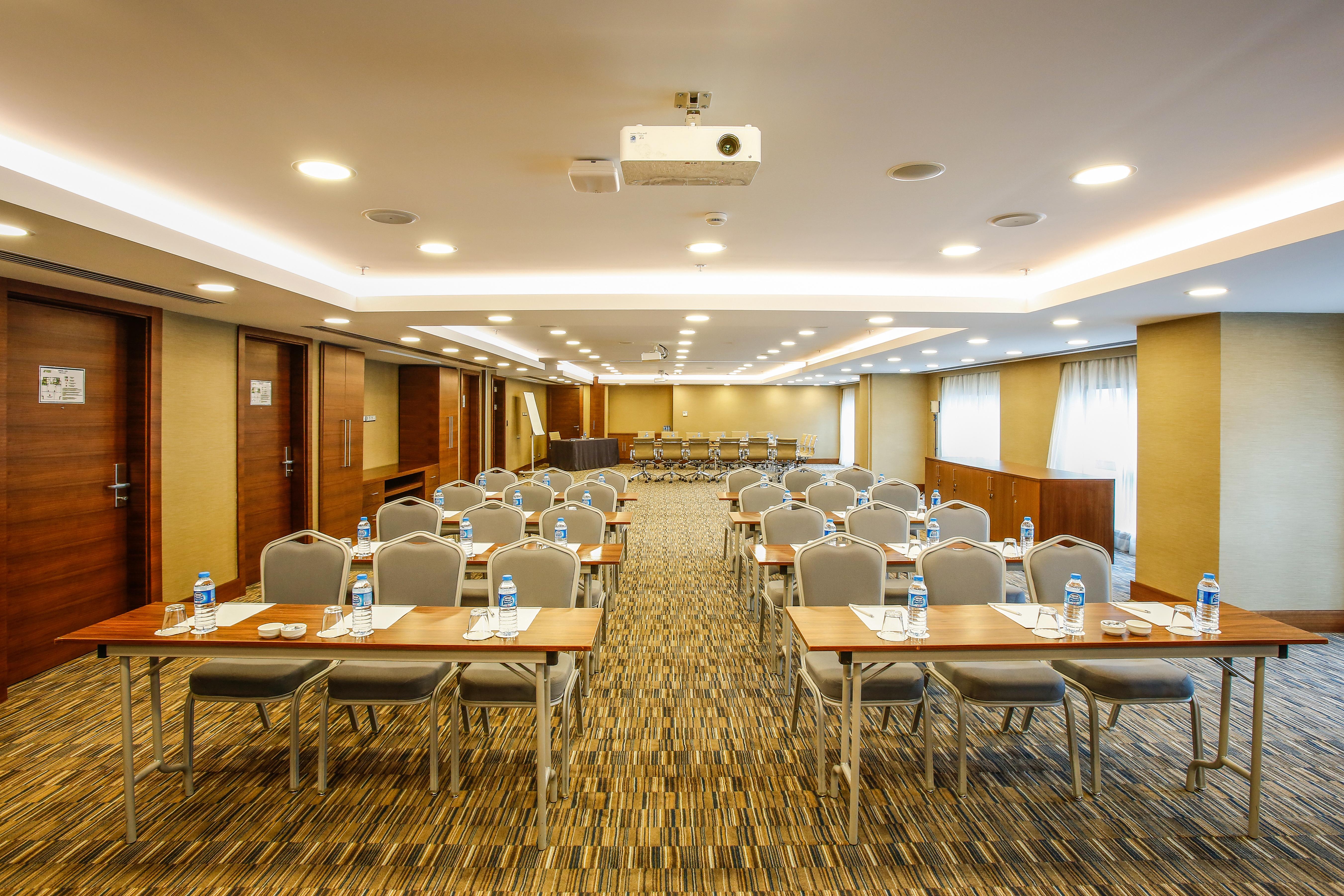 เดเดแมน บอสตันชี อิสตันบูล โฮเต็ล แอนด์ คอนเวนชั่น Hotel ภายนอก รูปภาพ Meeting room