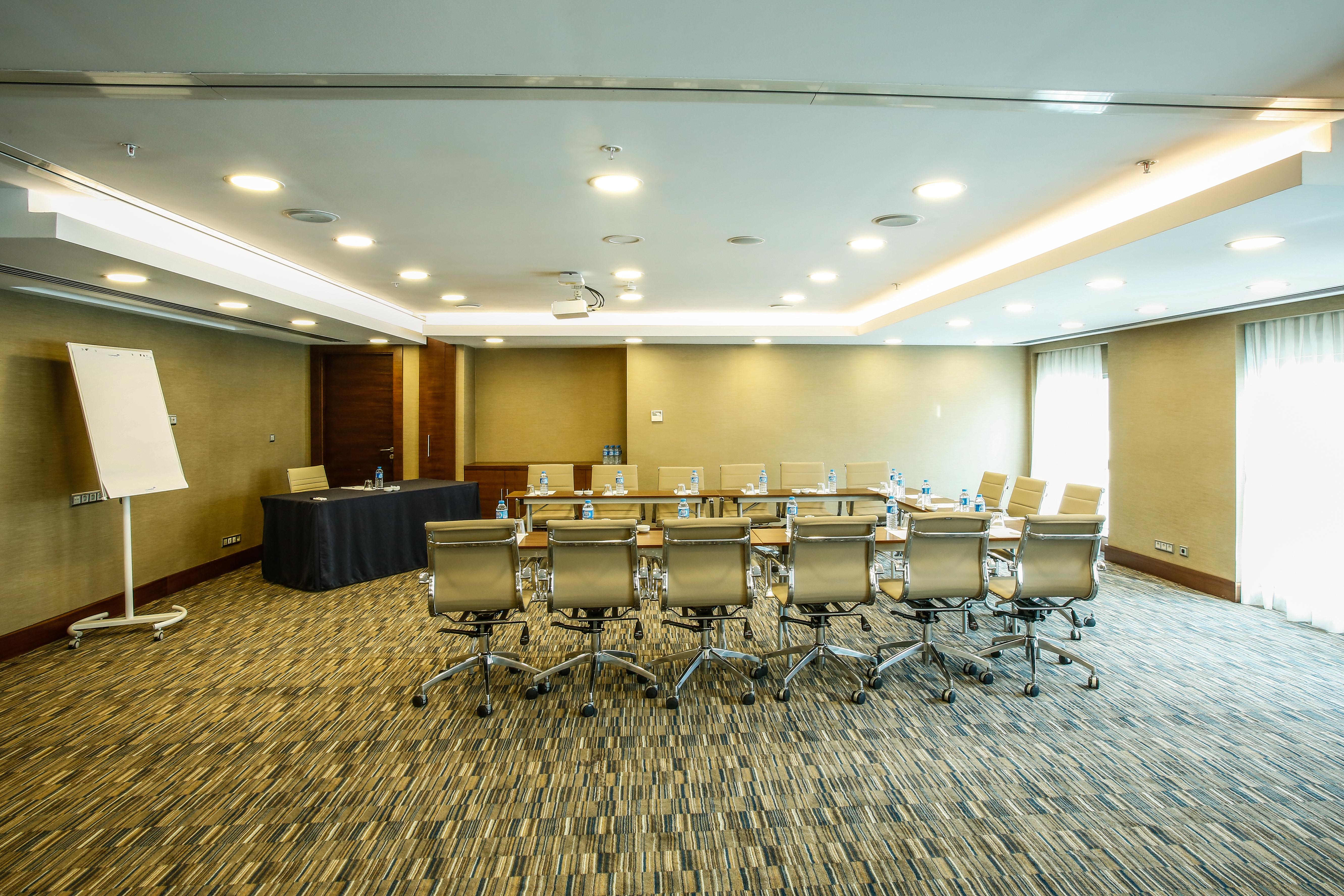 เดเดแมน บอสตันชี อิสตันบูล โฮเต็ล แอนด์ คอนเวนชั่น Hotel ภายนอก รูปภาพ Meeting room