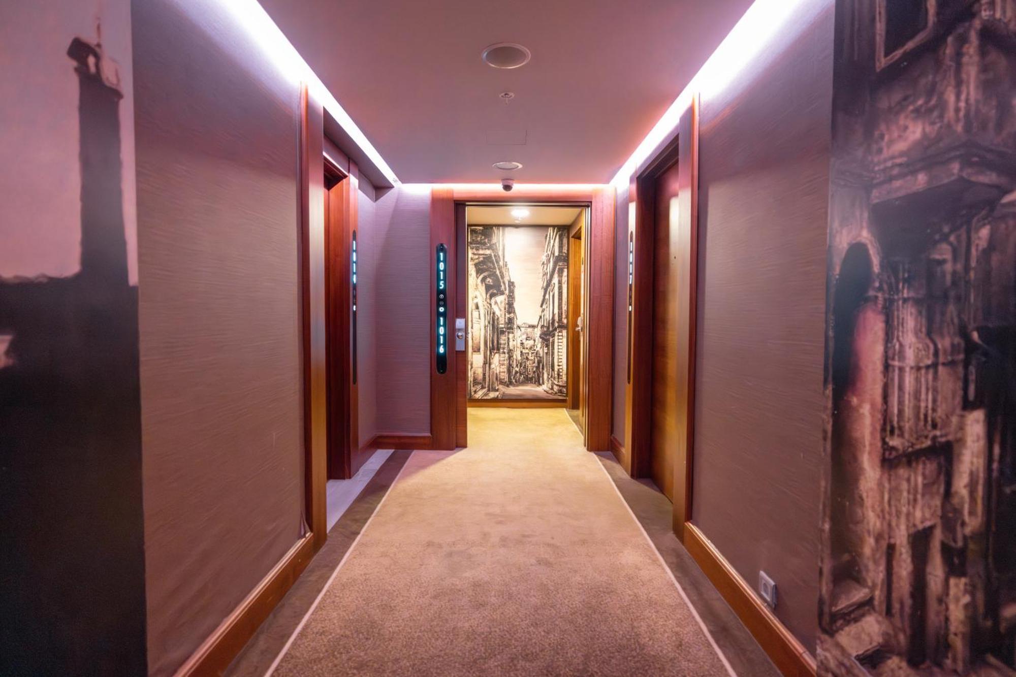 เดเดแมน บอสตันชี อิสตันบูล โฮเต็ล แอนด์ คอนเวนชั่น Hotel ภายนอก รูปภาพ A corridor at the hotel